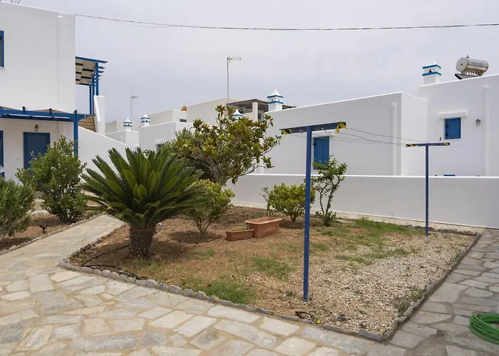 Ninemia Serifos 5 * Λιβάδι